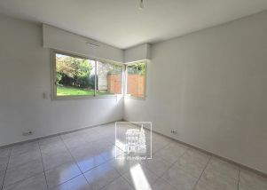 apartment 5 rooms for rent on ST CLOUD (92210)