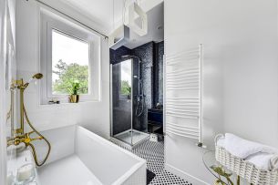 maison 10 pièces en location sur VILLE D AVRAY (92410)