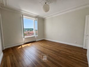 house 10 rooms for rent on SEVRES (92310)