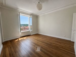 maison 10 pièces en location sur SEVRES (92310)