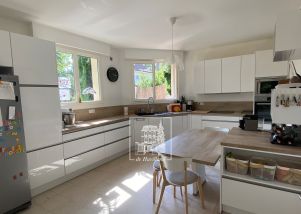maison 9 pièces en location sur LA CELLE ST CLOUD (78170)