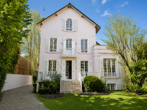 house 9 rooms for rent on VAUCRESSON (92420)
